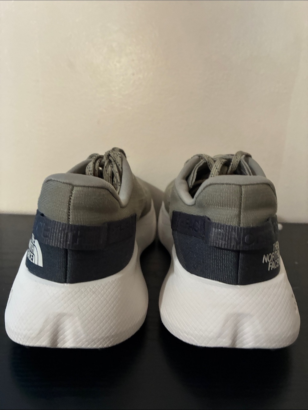 The North Face Altamesa 300 trail running shoes in a clay grey color size 11.5 - Picture 5 of 8